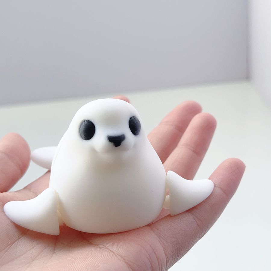3D Printing Glass - Ornamen Plastik Berayun Model Segel Putih